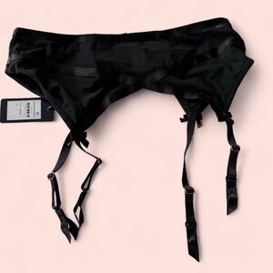 Fox & Royal Electra Black Garter Belt NWT (S/16)